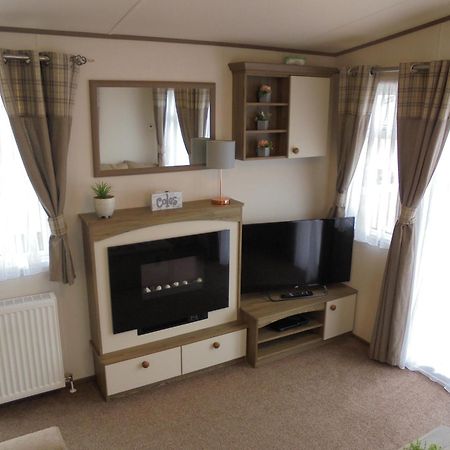 The Grange Ingoldmells: Elan 6 Berth, Central Heated, Wrap Around Decking Bagian luar foto