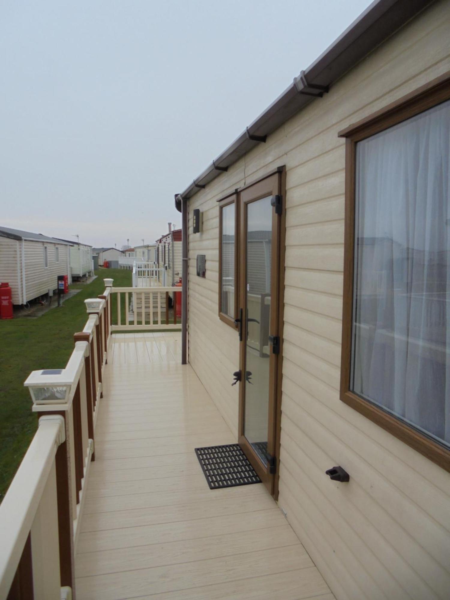 The Grange Ingoldmells: Elan 6 Berth, Central Heated, Wrap Around Decking Bagian luar foto