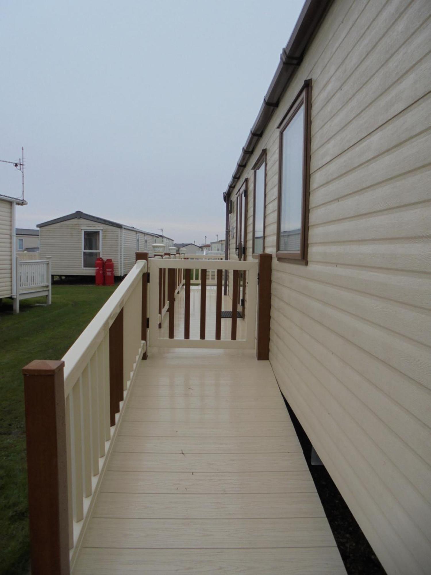 The Grange Ingoldmells: Elan 6 Berth, Central Heated, Wrap Around Decking Bagian luar foto